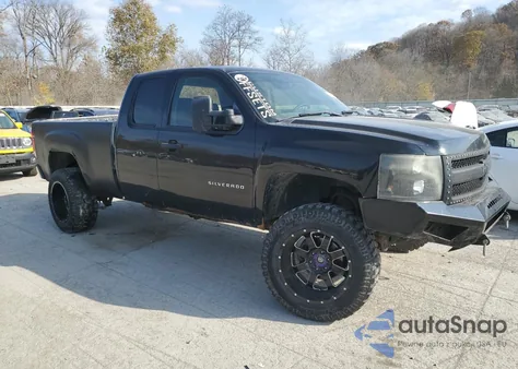 2010 Chevrolet Silverado K1500 z USA, uszkodzony, nr VIN 1GCSKPEA7AZ281045